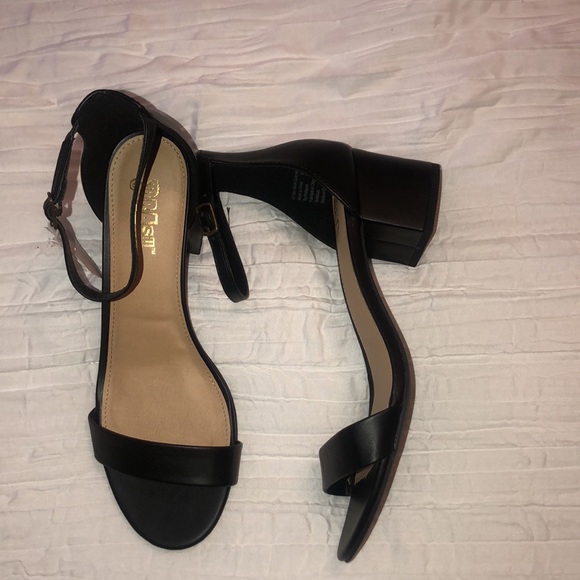 NWT shoes. Black heel and strap .brash. 8.5w. - Picture 5 of 8